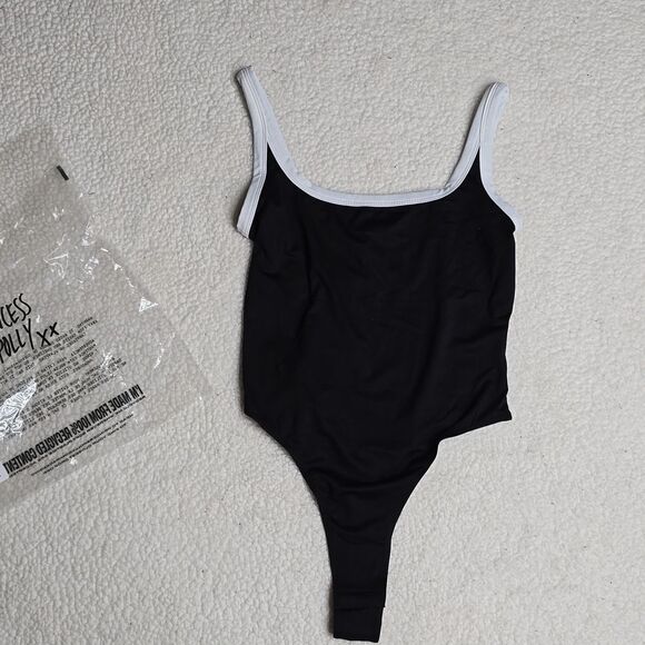 948 NWT Princess Polly Astrea bodysuit black / white Sz US 6 - Picture 2 of 7